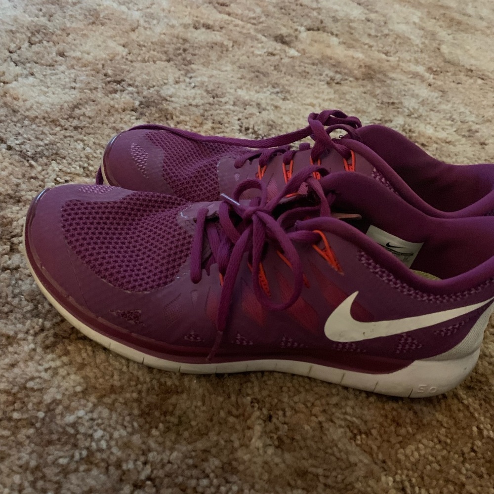 Women’s Nike free runs